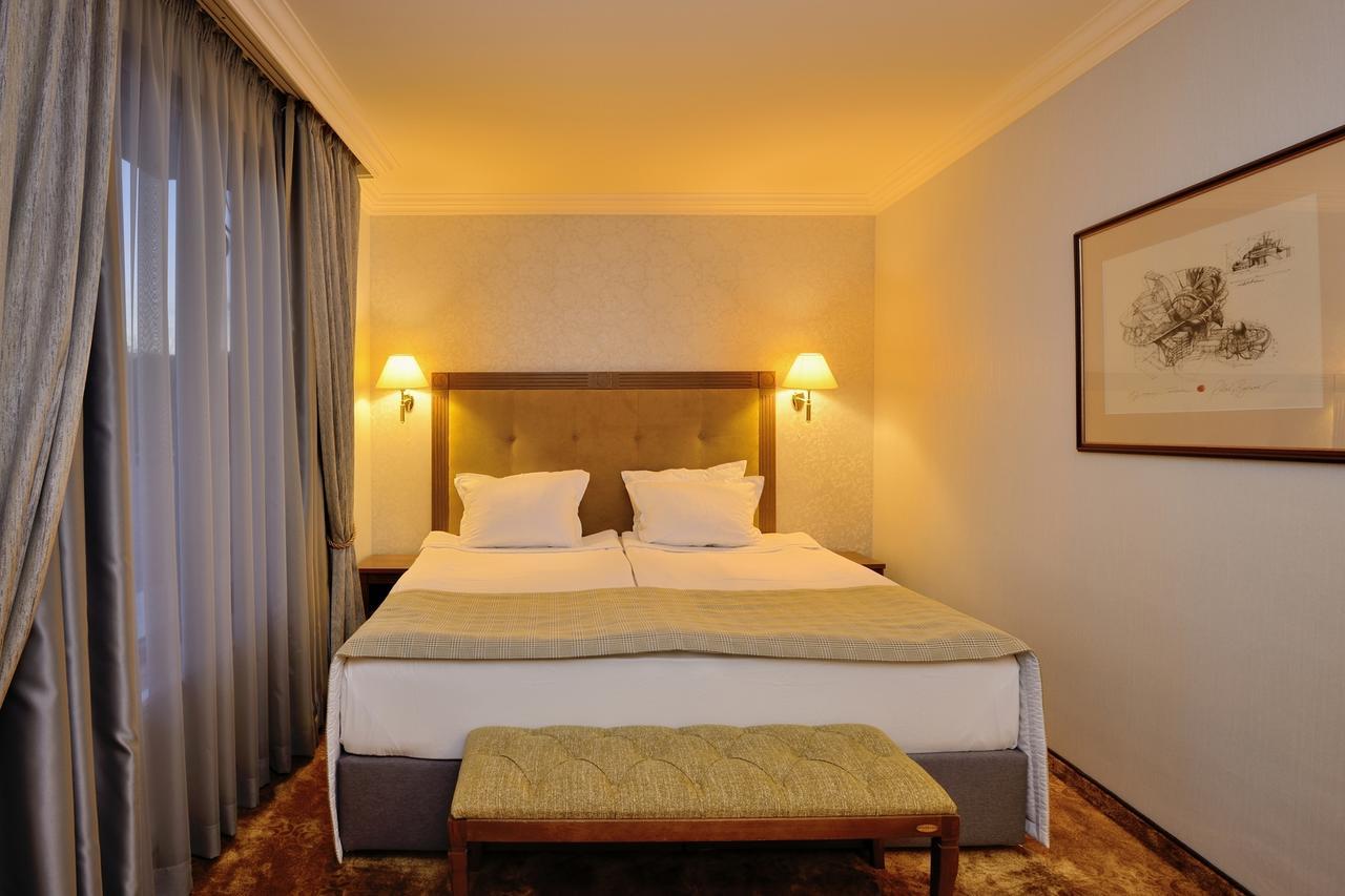 Hotel Club Central Hisarya Esterno foto